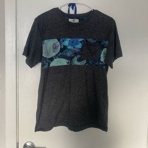 T-shirt with front pocket